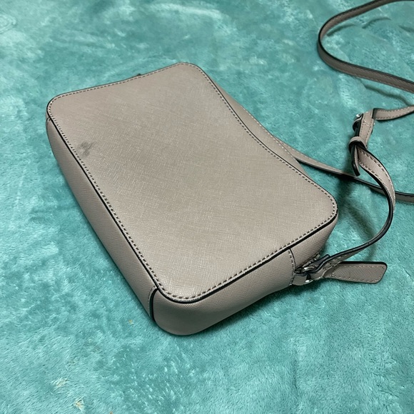 Super cute Guess purse 👛 - Picture 5 of 5